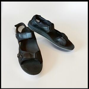 New Balance Size 13  Pure Align Recharge Black Sandals Sleek and Comfortable